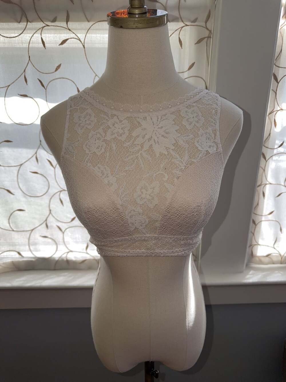 Victoria's Secret Cream Lace High Neck Bralette Size M